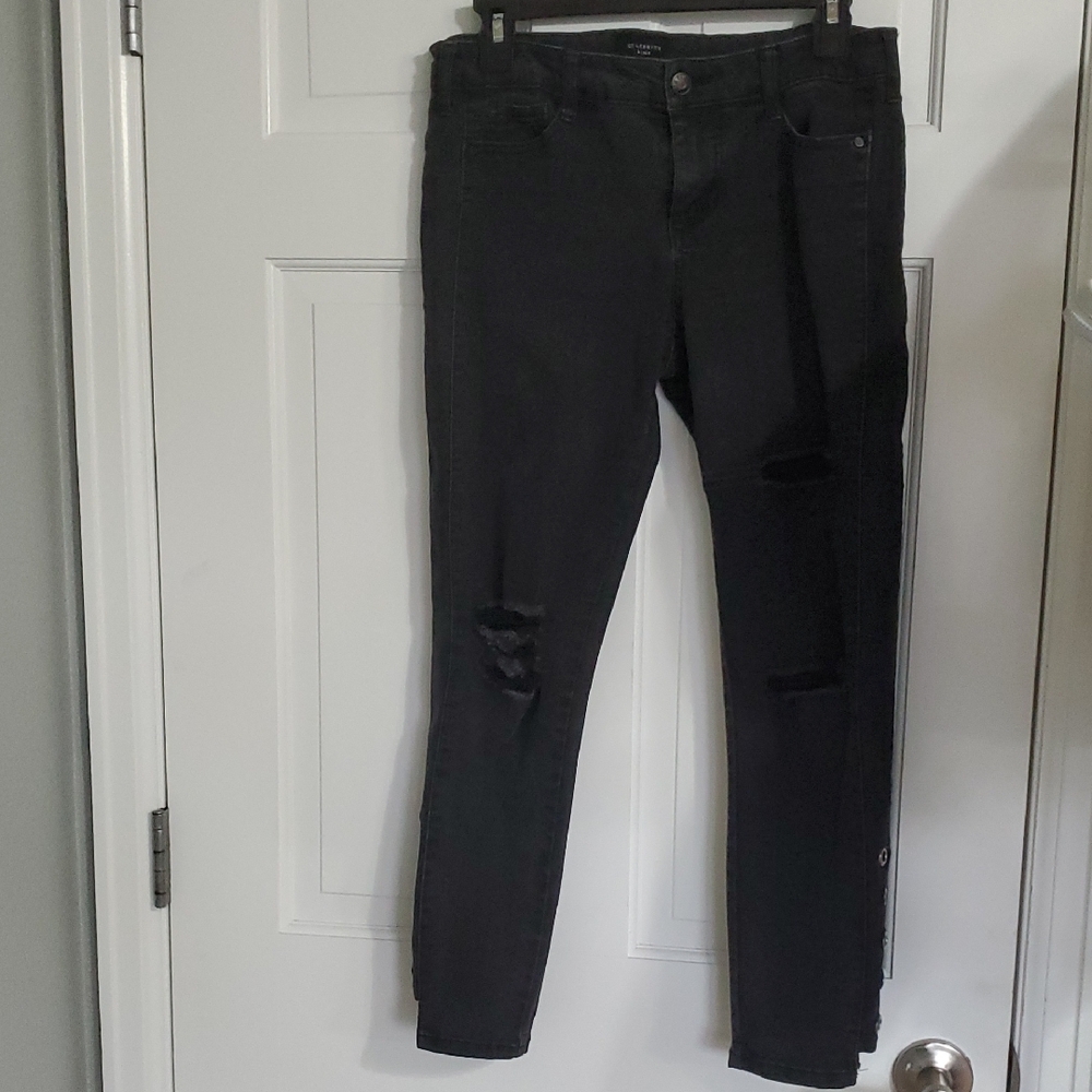 Celebrity Pink Mid Rise Skinny Ankle Black Distressed Jeans Sz 9/29